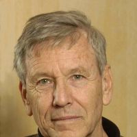 Amos Oz