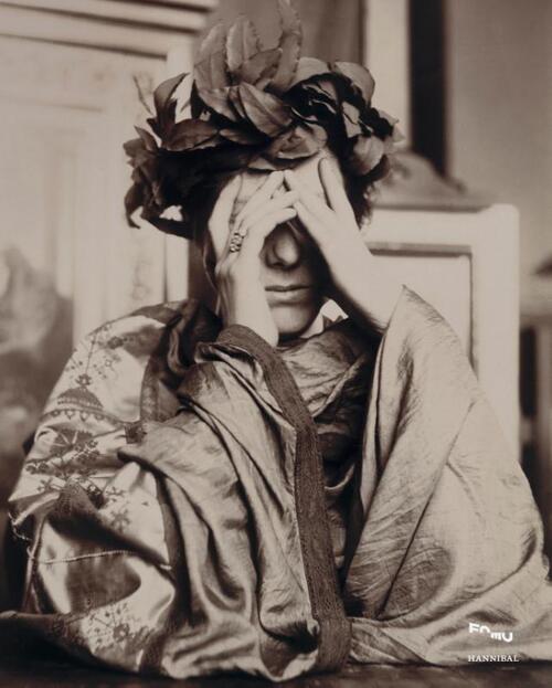 Early Gaze